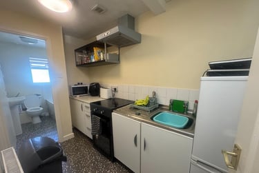 2 bed flat, Waterloo Street, TF, North Hill, Plymouth, PL48LY - Image 4